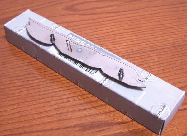 OEM Nissan 240Z Front Fender Emblem - Image 2