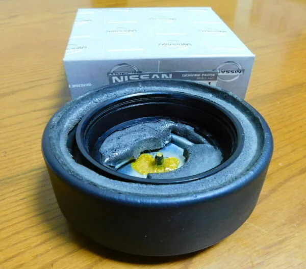 OEM 240Z Datsun Competition Horn Pad Button - Image 3