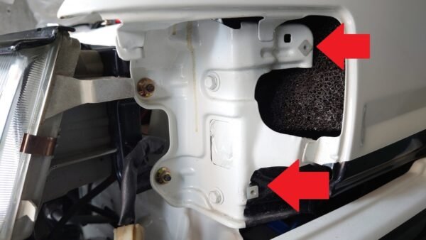 OEM AE86 Levin Corner Lens Mounting Grommet and Screw Set - Image 3