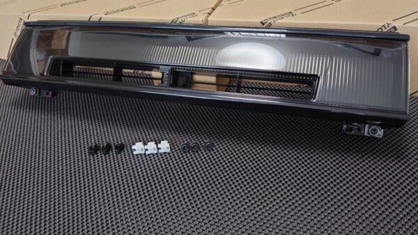 OEM AE86 Levin Late Model GTV Front Grille - Image 2