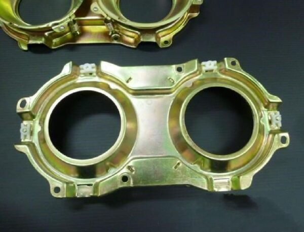 Skyline C10 2D/4D Headlight Housing Set - Image 4