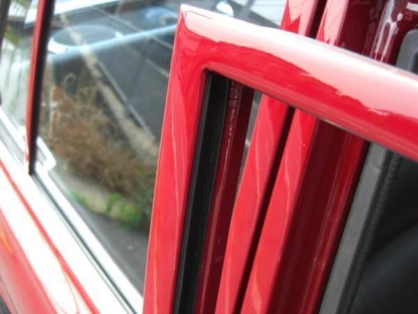 Skyline C10 4D Glass Run Rubber Set - Image 2