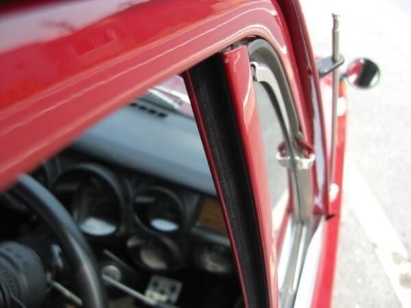 Skyline C10 4D Glass Run Rubber Set - Image 3