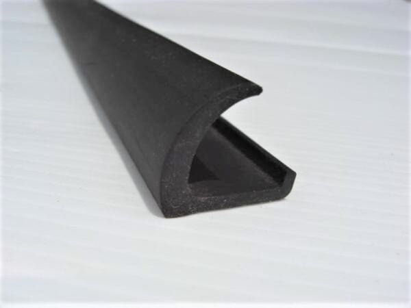 Skyline C10 2D/4D Cowl Top Rubber Strip - Image 3