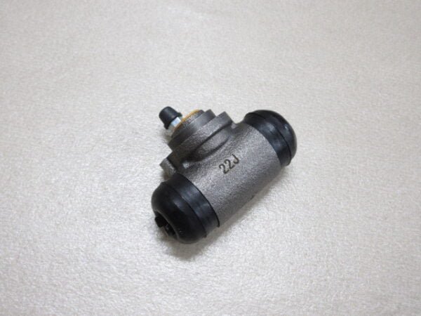 Corolla E70 Rear Wheel Brake Cylinder 13/16