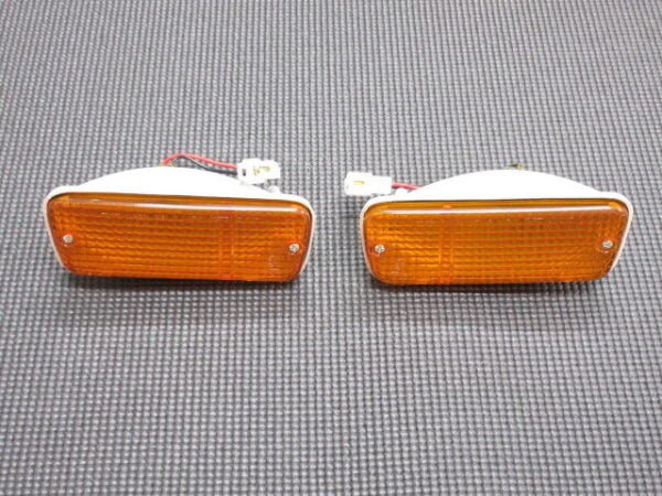 Corolla E70 Front Turn Signal Parking Lights