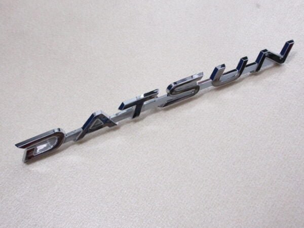 Bluebird 510 Datsun Fender Emblem