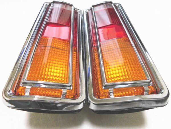 Bluebird 510 Rear Taillight Set