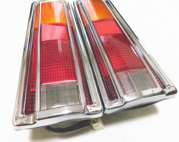 Bluebird 510 Rear Taillight Set - Image 2