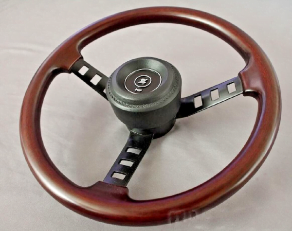 Replica Nissan Datsun Competition Wood Steering Wheel with "Z" Horn Pad - Image 2