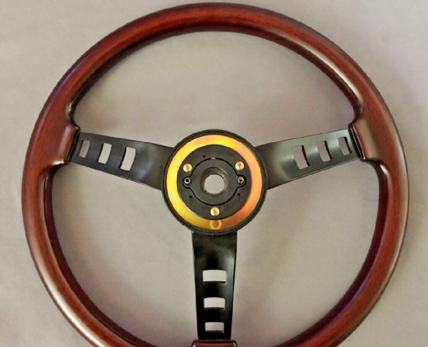 Replica Nissan Datsun Competition Wood Steering Wheel with "Z" Horn Pad - Image 4